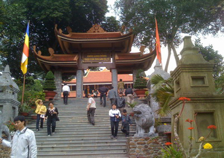 Yen Tu pagoda