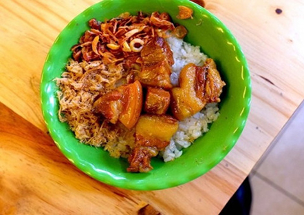Xôi thịt kho tàu (sticky rice with Chinese braised pork)