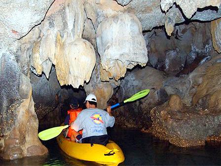 Kayaking in Ha Long Bay 