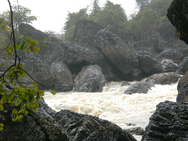 Trinh Nu Waterfall 