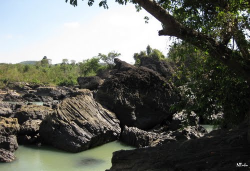 Trinh Nu Waterfall 