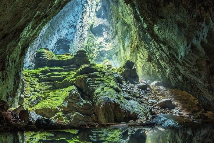 Discover the Wonders of Son Doong Cave 