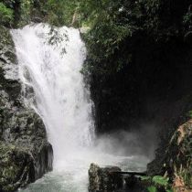 A romantic picnic at Ta Ngao Waterfall in weekend 
