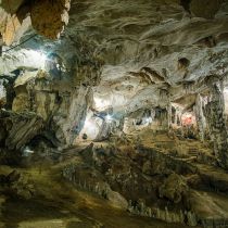 Son Moc Huong Cave