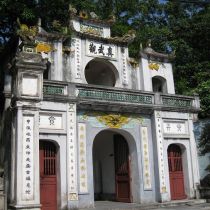 Quan Thanh temple