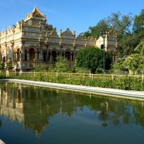 The unique architecture in Vinh Trang Pagoda