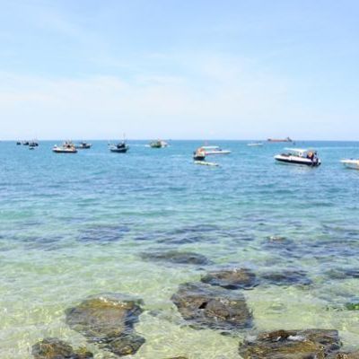 Vibrant summer at the Cham Islands 