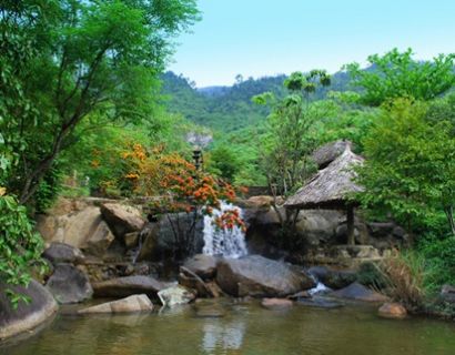 Flower Spring (Suoi Hoa) - an attractive ecotourism site in Vietnam