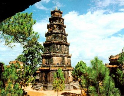 Thien Mu pagoda- The oldest and most beautiful religious construction of Hue Imperial City