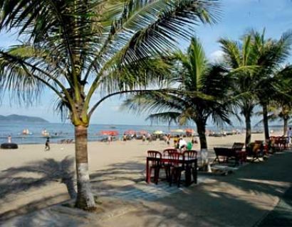 Cua Lo Beach-Nghe An Lures Tourists in Vietnam Travel