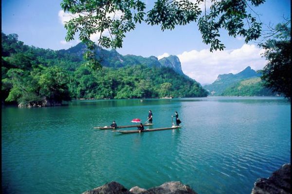 The most beautiful natural lakes in Vietnam