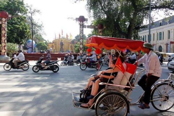 Impress with the cyclo in Vietnam