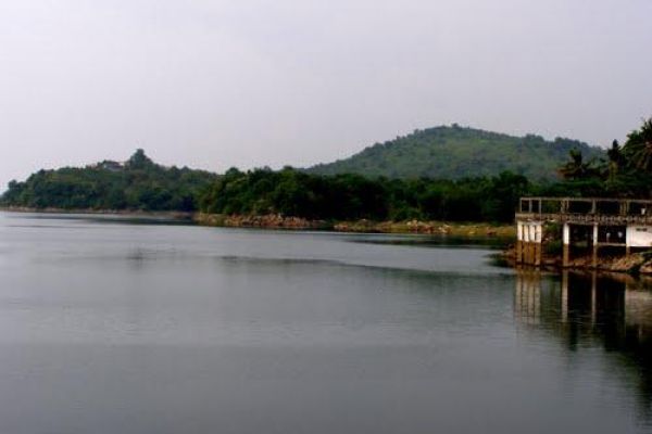 Visiting the largest irrigation reservoir in Vietnam: Dau Tieng lake