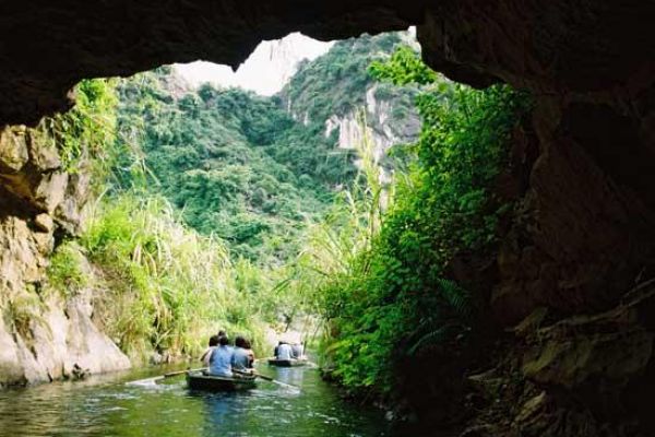 The charming and romantic scenery of Trang An