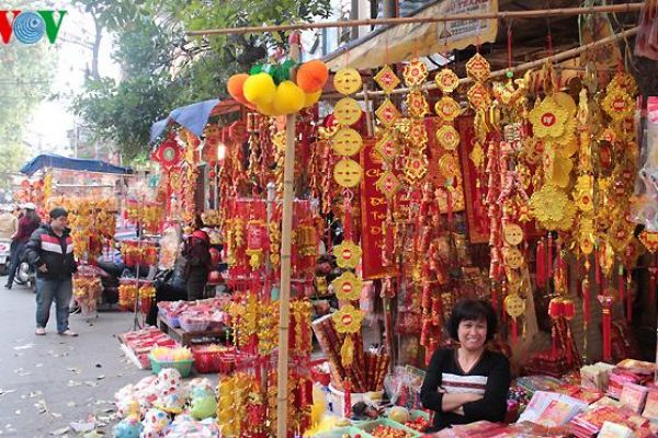 A Hanoi market for Kitchen Gods festival