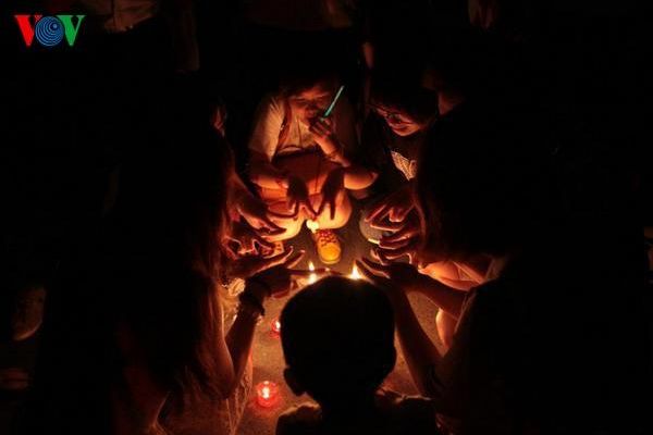 Vietnam responds to Earth Hour 2013