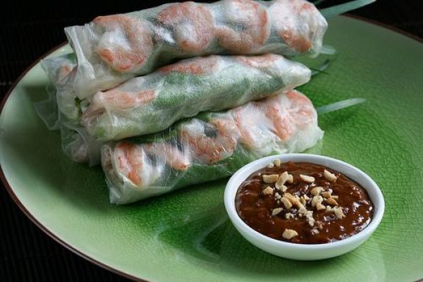 Tasting Vietnamese Salad Rolls - Gỏi Cuốn