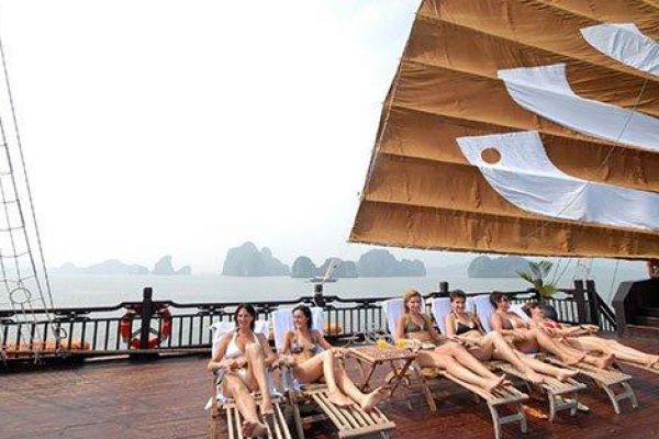 Saigontourist offers whopping discounts for Ha Long Bay