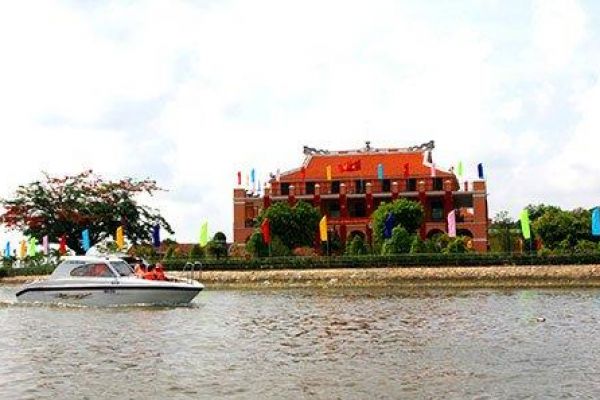 Binh Quoi offers fab river tours