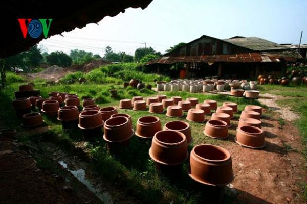 Ancient pottery kiln thrives in Binh Duong