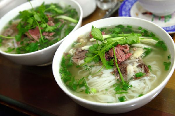 Ly Quoc Su – A Hanoi's street for good food