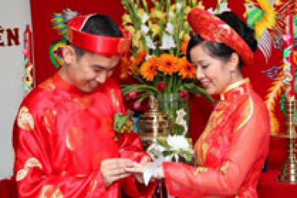 Contemporary Vietnamese Traditional Weddings