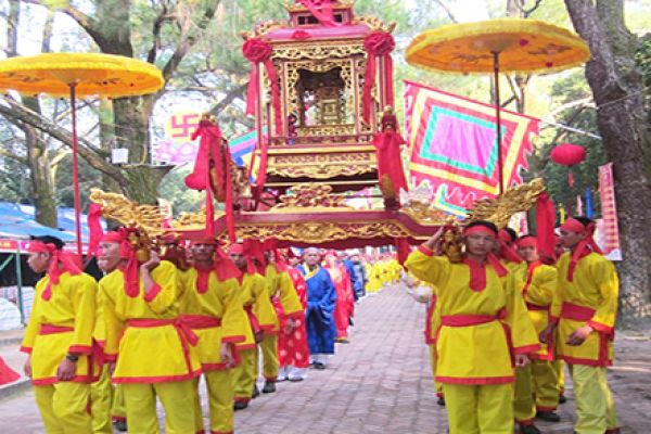 Kiep Bac Temple festival