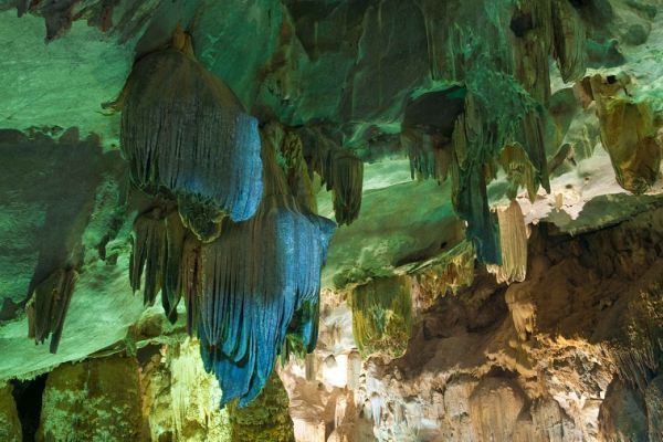 Sparkling of Tien Son Grotto