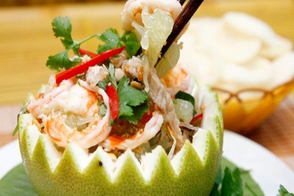 Goi Buoi Tom ( Pomelo salad with shrimp)