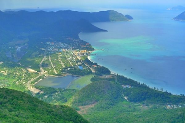 Deeply sinking in wild nature in Con Dao national park
