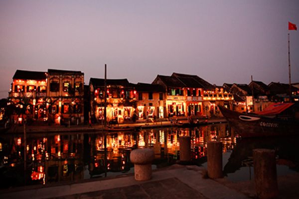 Hoi An presents a March 20 birthday gift