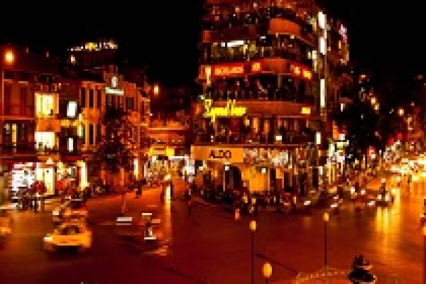 Hanoi announce to scrap the midnight curfew 