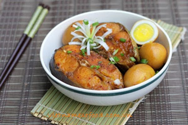 Braised Basa Fish with Chicken Eggs Recipe (Cá Basa Kho Trứng)