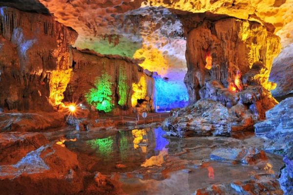 Sung sot grotto, one of the widest grottoes of Ha Long Bay