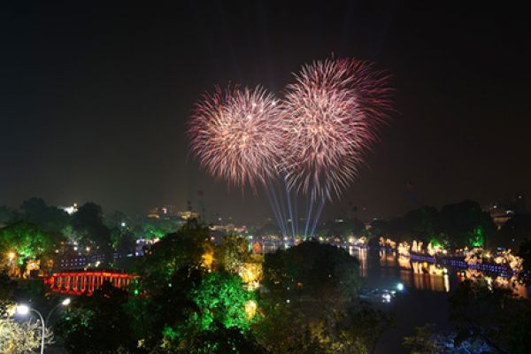 Travel Lunar New Year fireworks to light up Hanoi’s sky at 30 venues