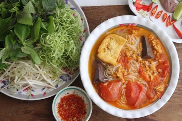 Vietnamese crab noodle soup (Bun rieu cua)