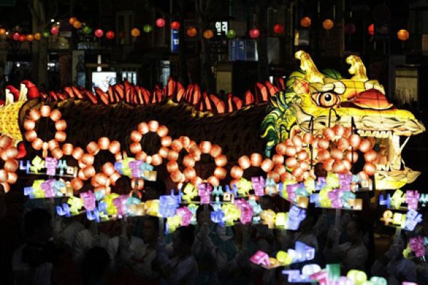 Giant Lantern Festival to light up Hanoi capital 