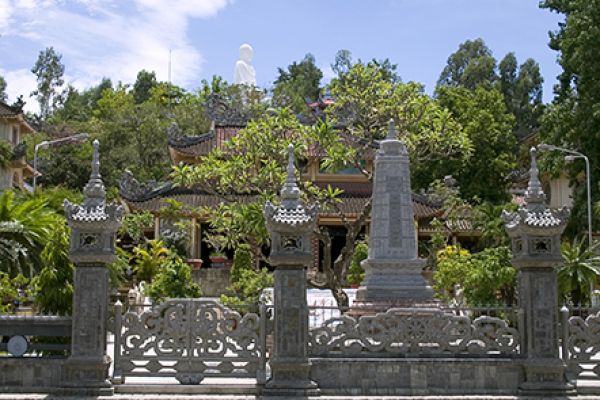 Long Son Pagoda - The most appealing tourist spots in Nha Trang 