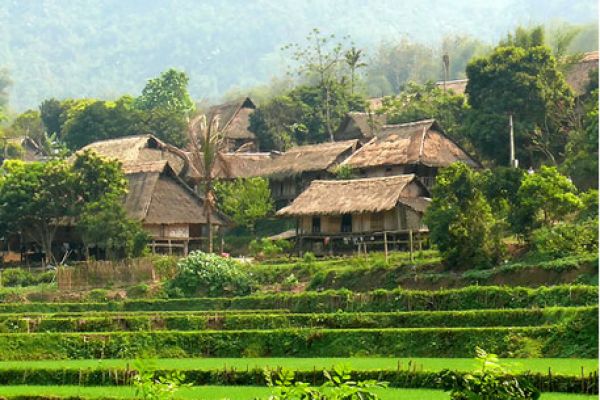 Visit Pac Ngoi Village