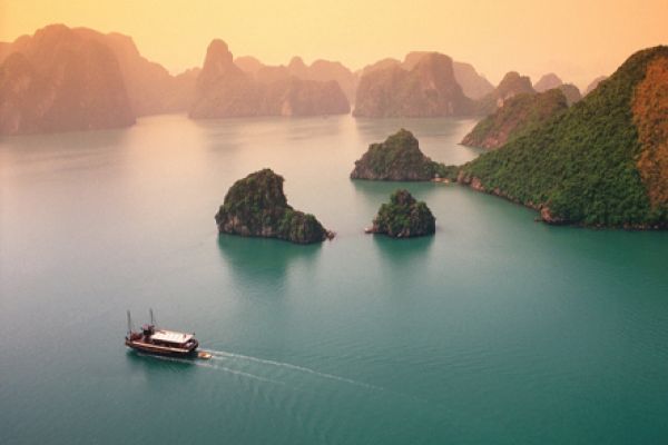 Quang Ninh heats up with investment flows