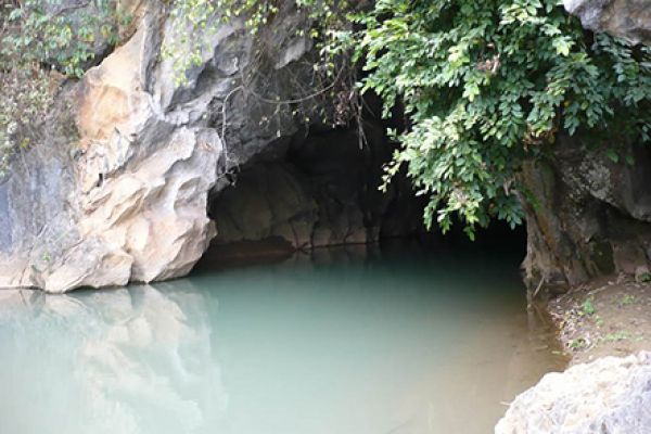 Enjoy Fantasy Landscape of Tham Tet Toong Grotto