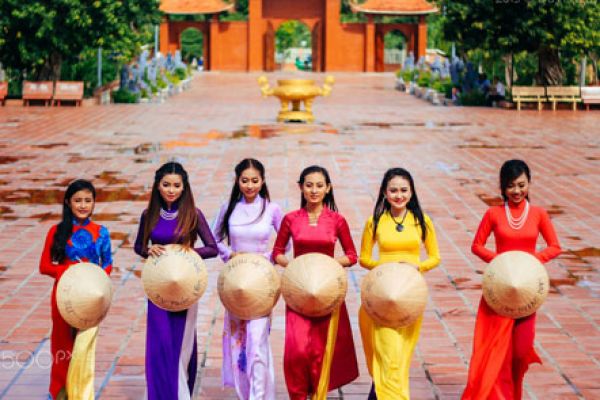 Hanoi to host Ao dai festival