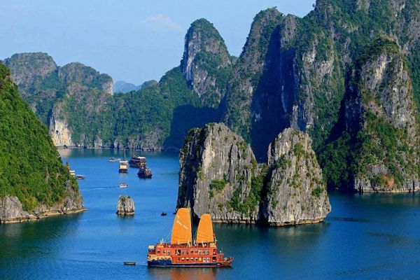 Ha Long Bay where you should visit once in your life