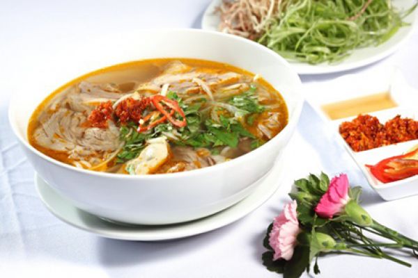 Taste specialties of central Vietnam right in Hanoi