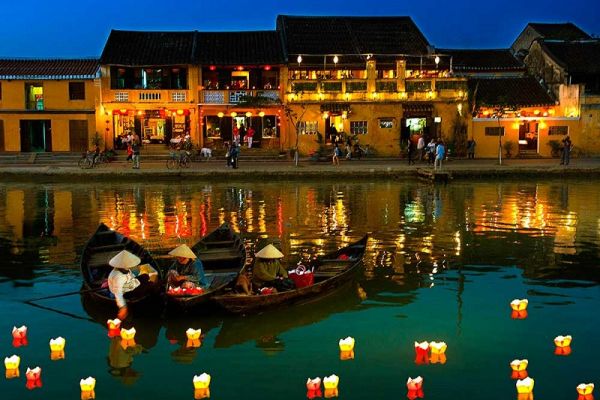 Hoi An town in the candle light