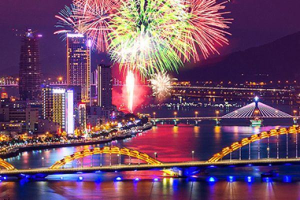 Number of visitors soars 50% during Da Nang firework festival