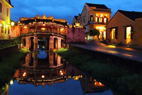 Entry to Hoi An's old quarter free on December 4