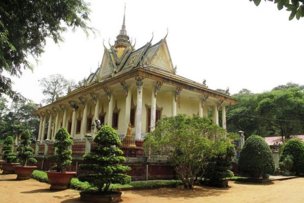 Hang Pagoda - the ancient pagoda in Tra Vinh