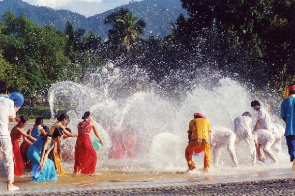 Water Splashing Festival
