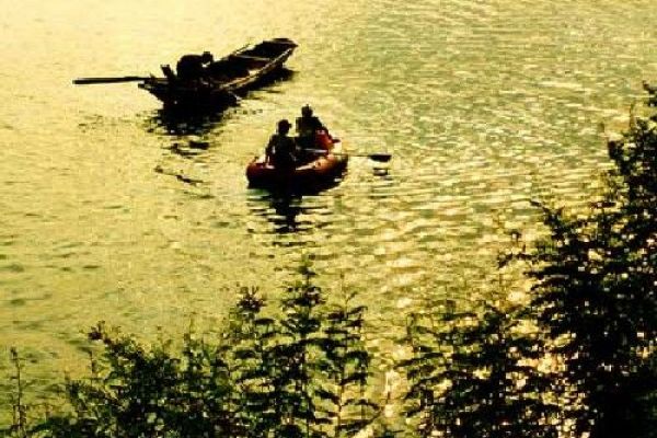 Nui Coc Lake surprises visitors with its legendary beauty!